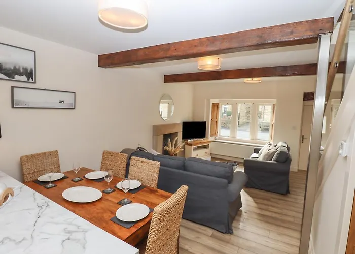 1 Grosvenor Farm Cottages