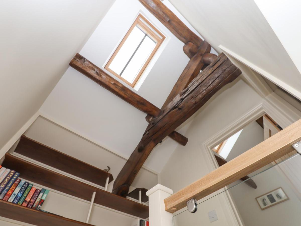 1 Grosvenor Farm *